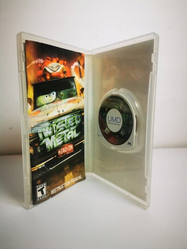 PSP game TWISTED METAL HEAD-ON