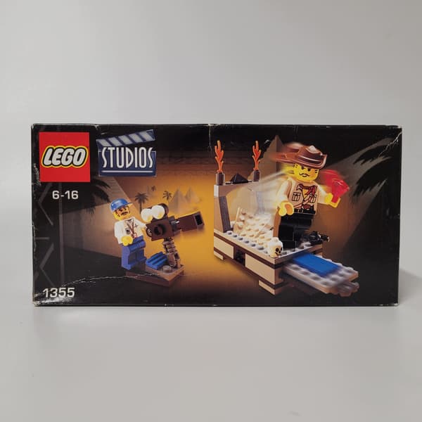 Lego Adventurers Studios 1355 Johnny Thunder MISB 2000 Santa and Christmas tree