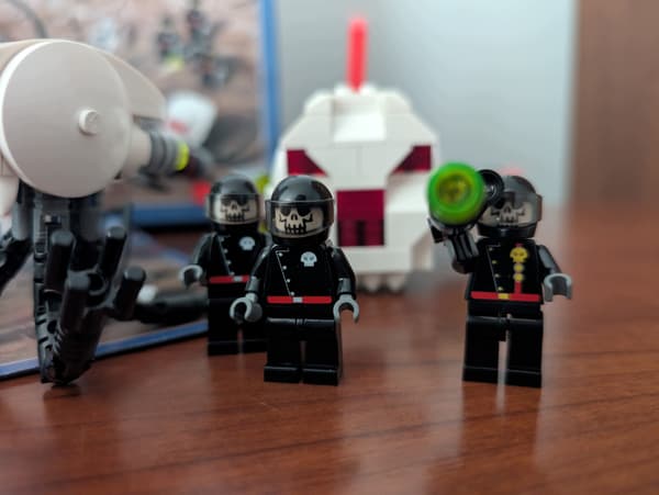 Lego 10192 Factory: Space Skulls with Box – Unique