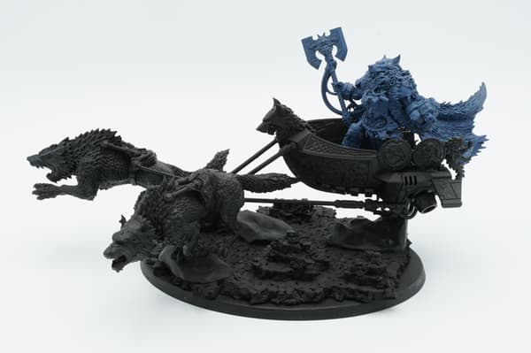 Warhammer 40k Space Wolves Logan Grimnar on Stormrider plastic figurine