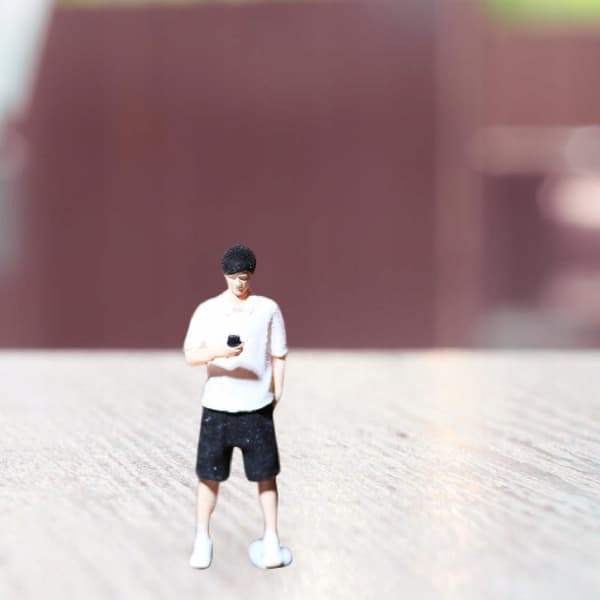 1/64 scale model figures Resin Creative landscape display scene 2.8 cm Boy