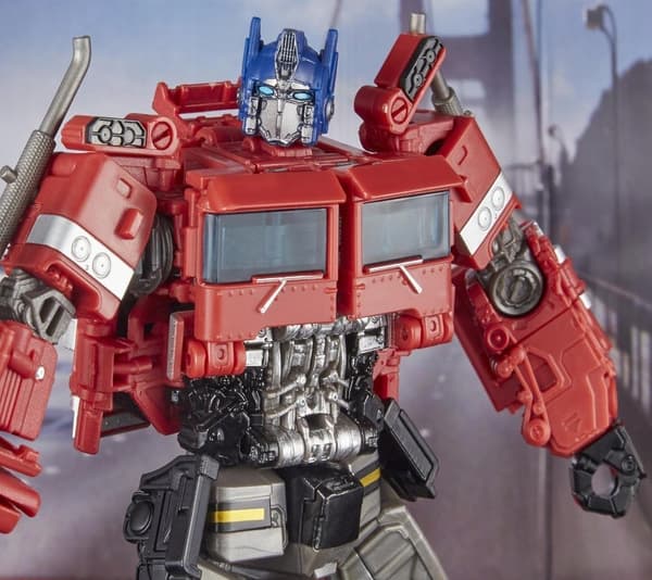 Transformers Generations Studio Series VOYAGER OPTIMUS PRIME figure