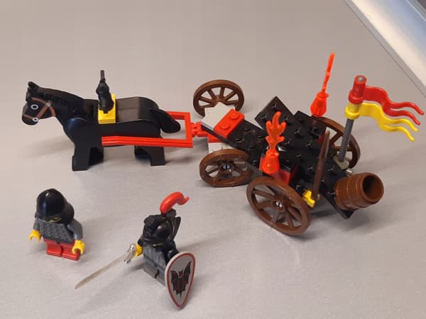 Lego Castle 6027 Bat Lord’s Catapult (No. 2)