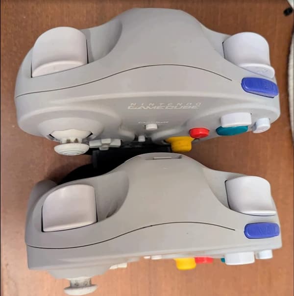 Wavebird GameCube controller stand for 2 controllers – grey