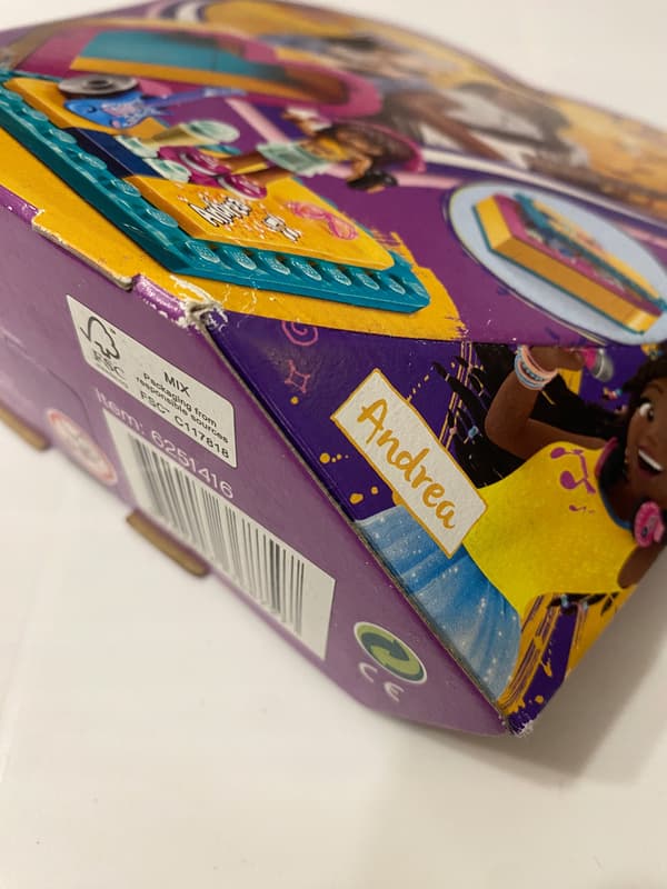 LEGO Friends 41354 Andrea’s Heart-Shaped Box