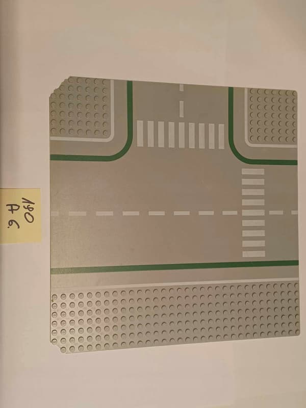 190A6. LEGO thin building plate 32x32, damaged 2360
