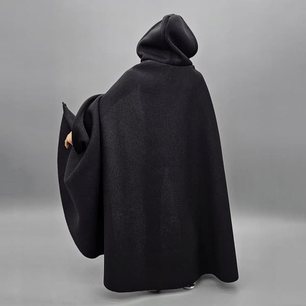 Fabric model on a 1:6 scale: Cape Cloak Hat – Long cape made from iron wire