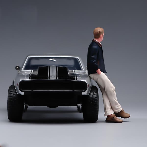 1/24 scale male figure. Miniature diorama accessory. Micro-scene decoration