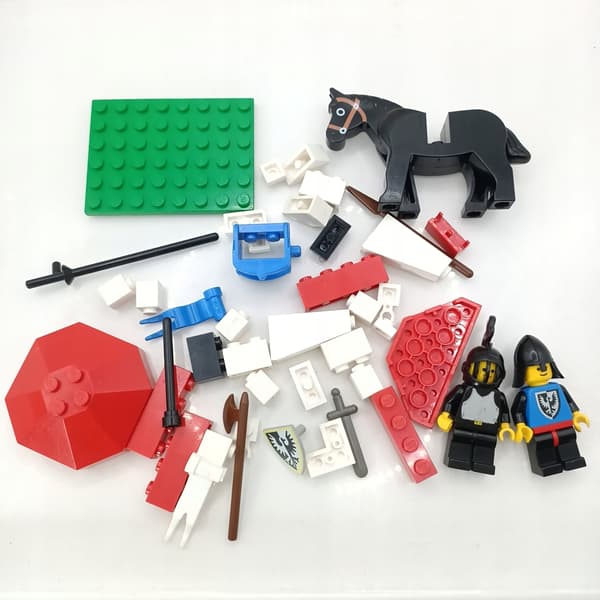 LEGO Castle Guard 6035 The Guard