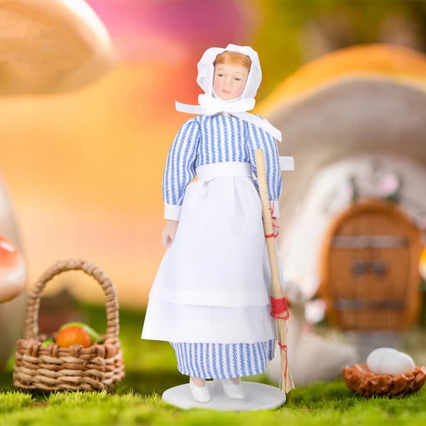 DECORATIVE MINIATURE CHEF FIGURINE MADE FROM DURABLE CERAMICS AND FABRIC