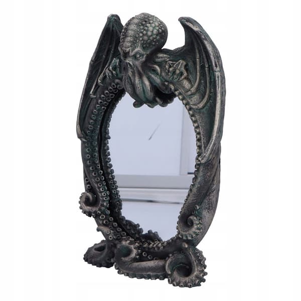 The Cthulhu Mirror – A Gothic Reflection of Cosmic Horror
