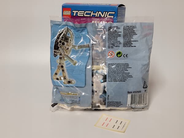 Lego Technic Honda Asimo Humanoid Robot 1237 MISB 2001 Father Christmas Christmas tree