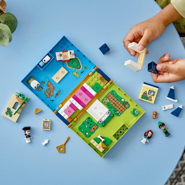 LEGO Disney 43220 Peter Pan and Wendy’s Magic Book