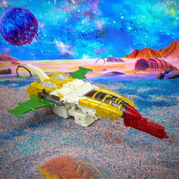 Hasbro Transformers Generations Legacy EV Voyager G2 Universe Jhiaxus