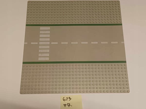 623P7. LEGO thin building plate, 32x32