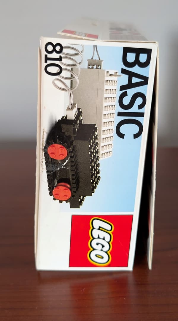 Lego 810 Basic Set with a Motor