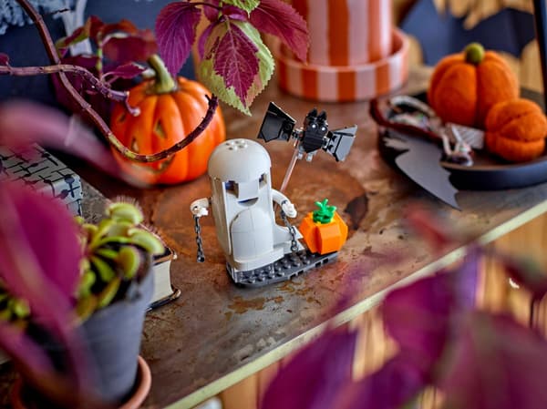 LEGO Creator 40772 Special Edition Series: The Glowing Ghost