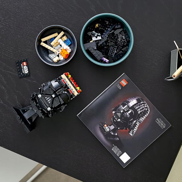 LEGO Star Wars 75304 Darth Vader’s Helmet