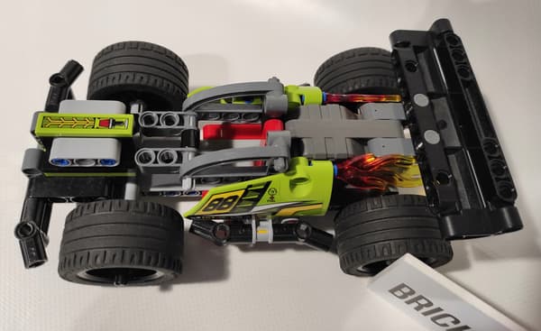 Lego Technic: 42072 – Yellow Racing Car