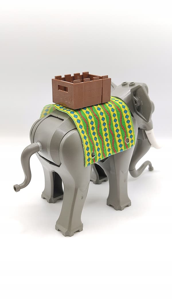 Lego Animals Elephant Minifigure + accessories