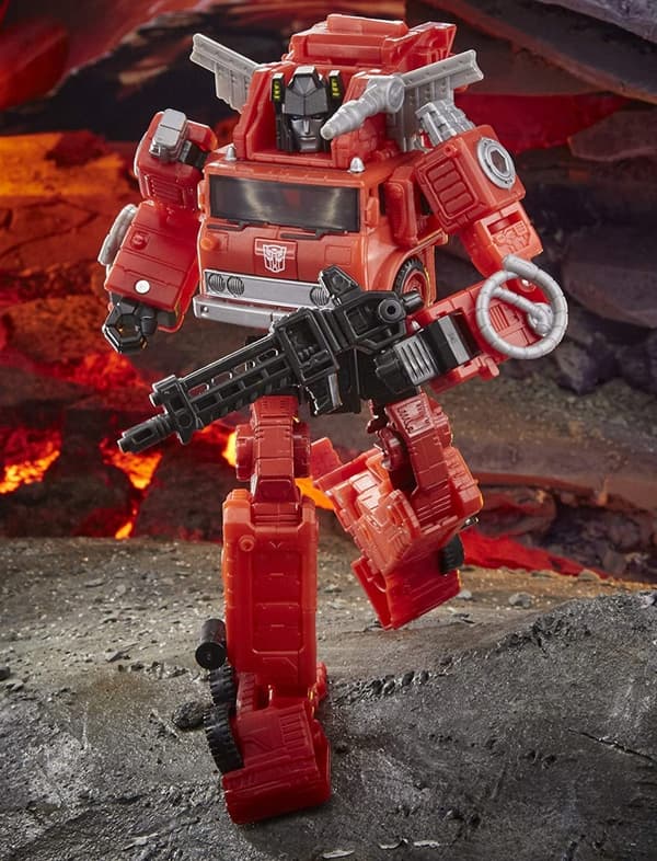 Transformers Voyager Inferno WFC-K19 Fire Engine