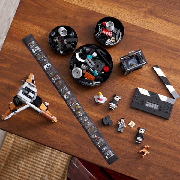 LEGO Disney 43230 Walt Disney’s Camera