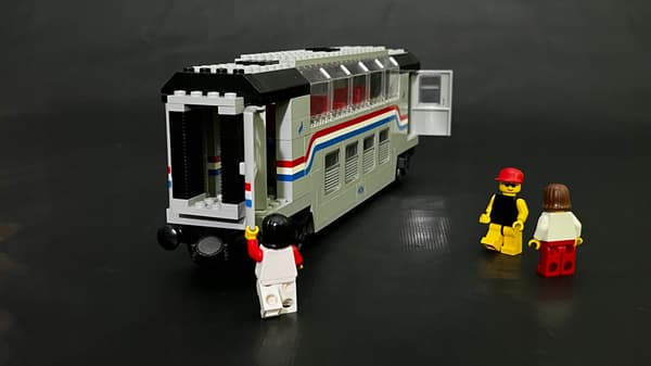 4547 LEGO Tourist Coach