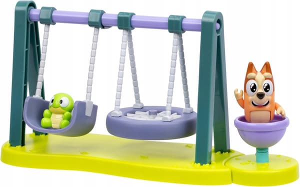 BLUEY. THE TURTLE AND THE SWING [FIGURINE]