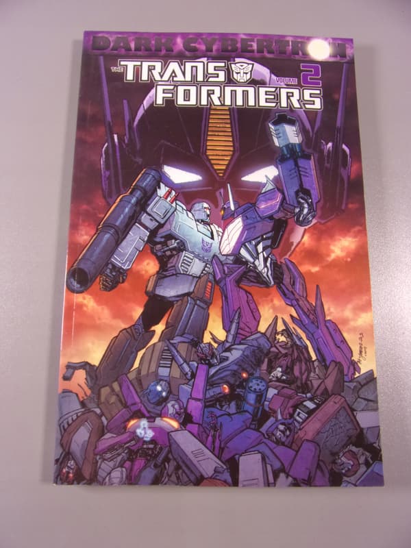 THE TRANSFORMERS: DARK CYBERTRON 2, 2014, English-language edition