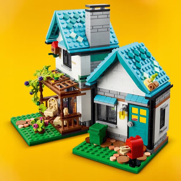 LEGO Creator 3-in-1 Cosy House 31139
