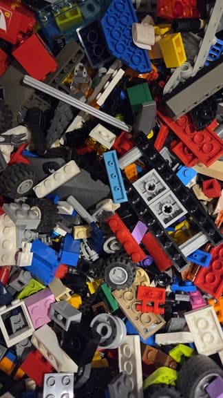 Assorted LEGO Bricks with a Bonus – 1kg