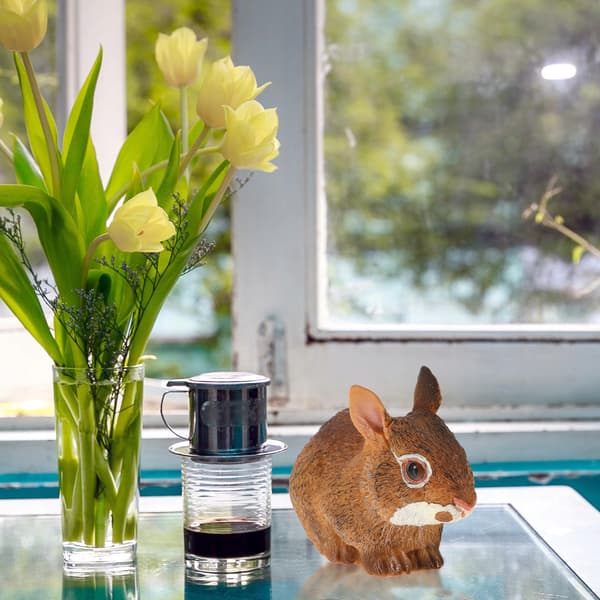 PLASTIC RABBIT MODEL – DECORATION FOR THE GARDEN AND INTERIORS