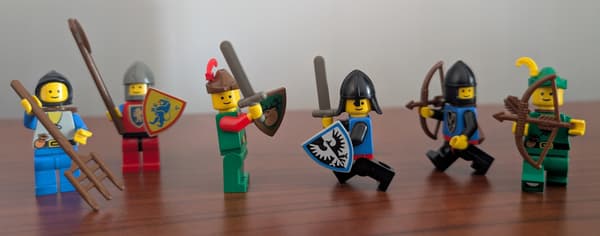 Lego 6103 Knights Minifigure Set