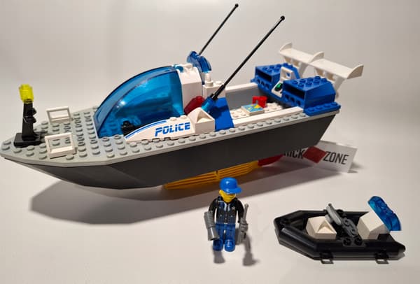 LEGO Juniors: 4669 – Police Boat