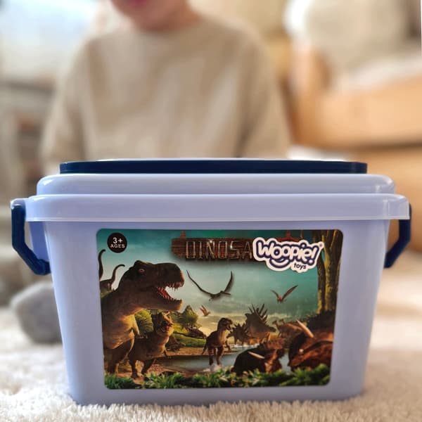 DINOSAUR FIGURINE SET