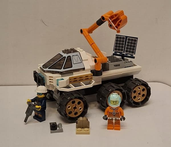 LEGO City 60225 Test Drive: Mars Rover