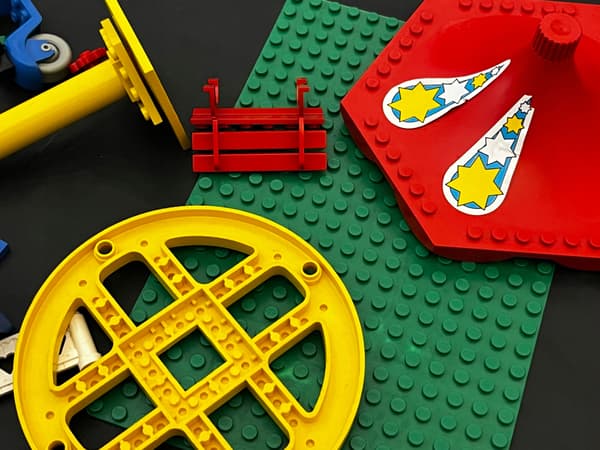 3663 LEGO Max the Mouse’s Carousel