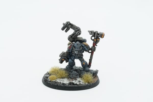Warhammer 40K Space Wolves Iron Priest Finecast miniature