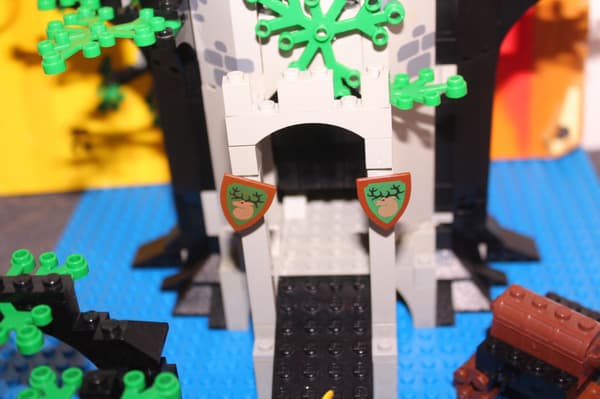LEGO CASTLE 6077 Forestmen’s River Fortress