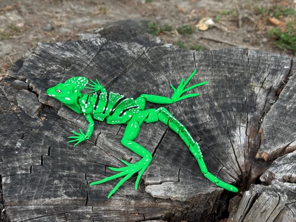 3D Flake-headed Basilisk – a detailed, movable figurine, terrarium decoration
