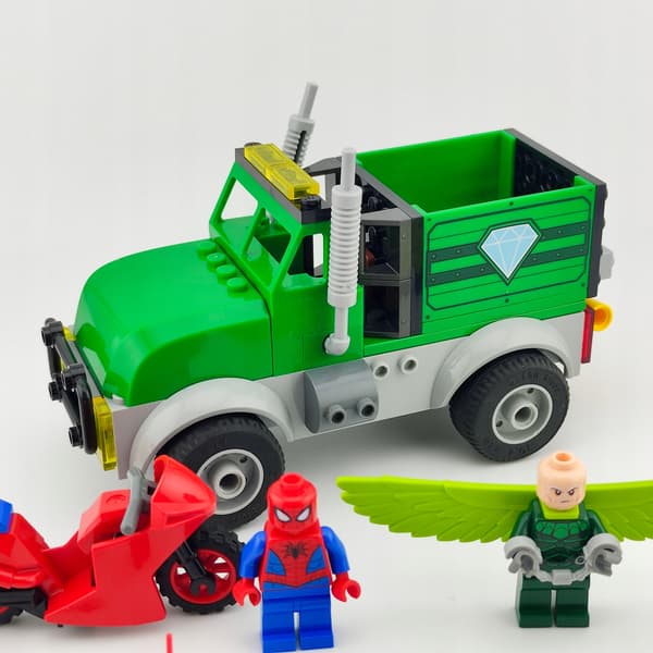 Second-hand LEGO Super Heroes – Vulture’s Van Heist – 76147