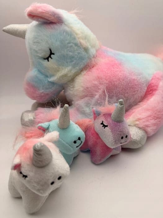 Plush unicorn set with little unicorns