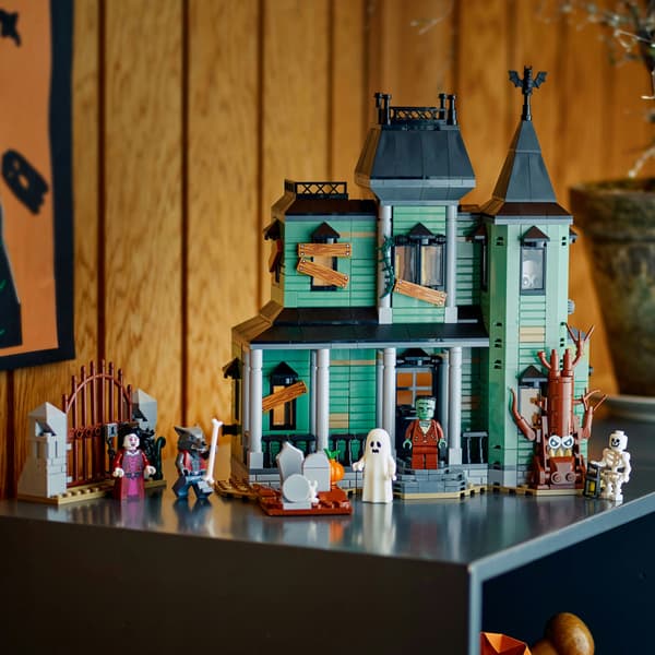 LEGO Creator 3-in-1 Haunted Mansion 31167