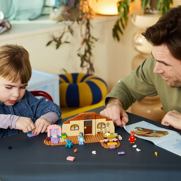 LEGO Bluey 11221 School with Ryżyk and Blue