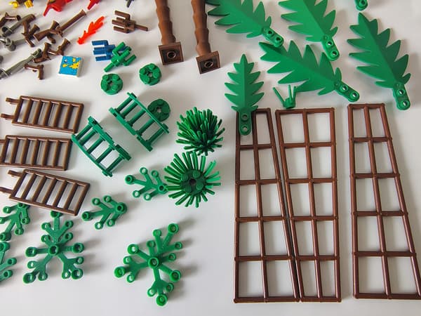 LEGO Pirates: Retro Pirates – Nets, Cannons, Flags, Masts, Palm Trees, Weapons...