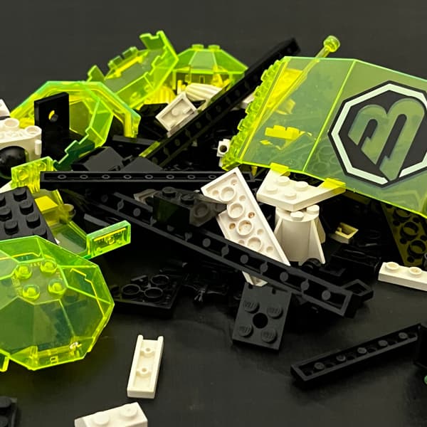 6981 LEGO Space Reconnaissance Vehicle