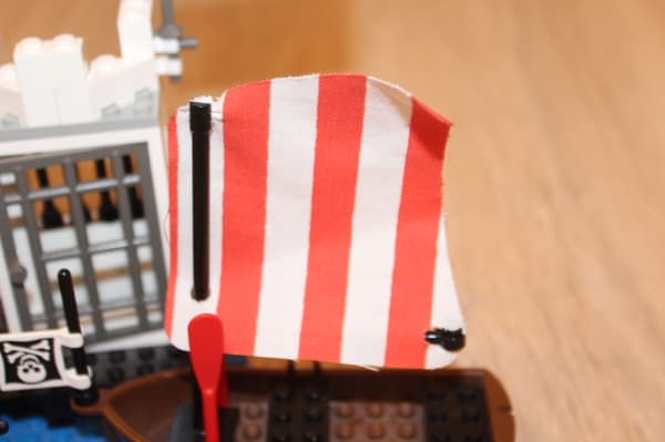 LEGO PIRATES 6267 Lagoon Lock-Up set