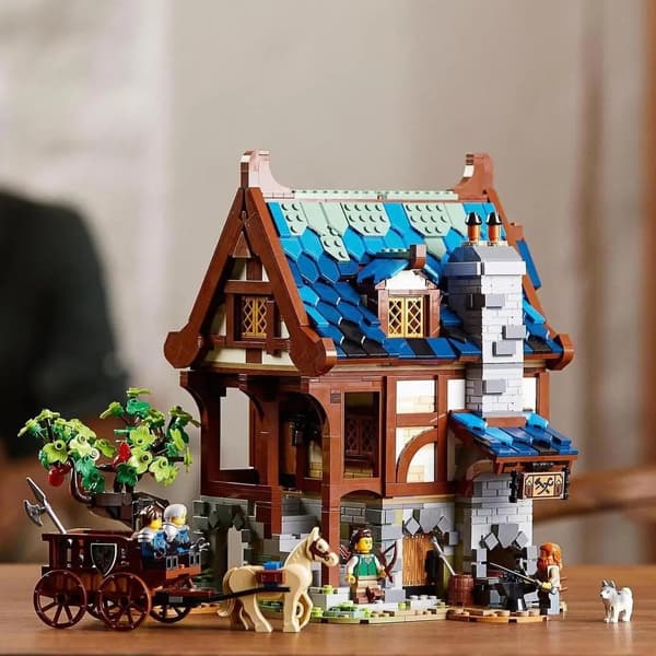 LEGO Ideas 21325 Medieval Blacksmith’s Shop