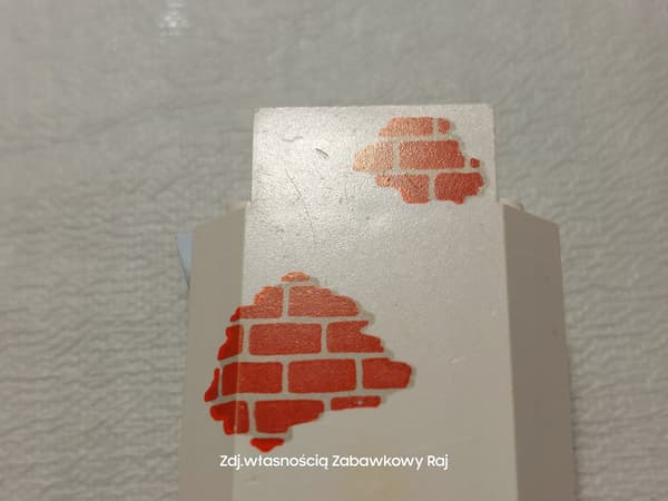 LEGO 2345pb02 Corner panel with red brick