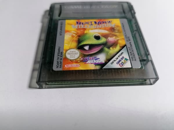 BUST A MOVE MILLENNIUM GAME BOY COLOUR